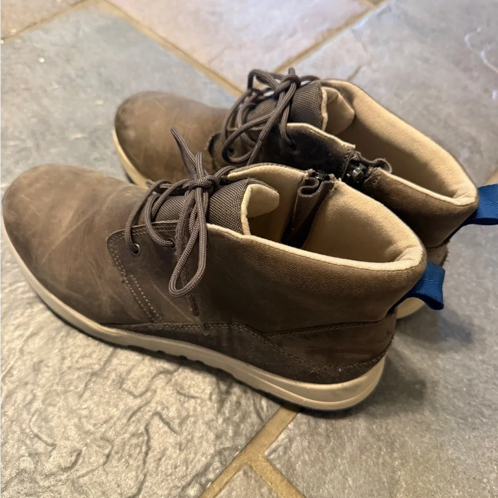 Ugg Canoe III Weather Chukka Boots Big Kids Gray Leather Outdoor Zip Lace Size 6